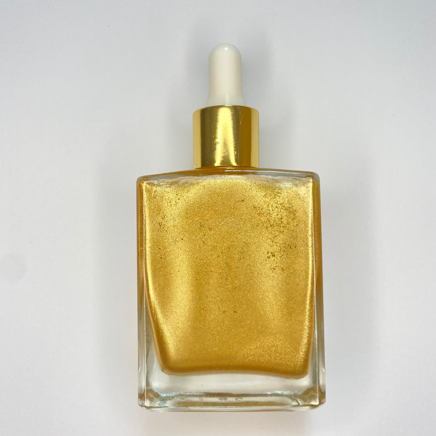 The Luminizing Body Oil in Golden Drip