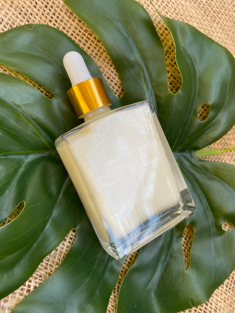 The Luminizing Body Oil in Pearl